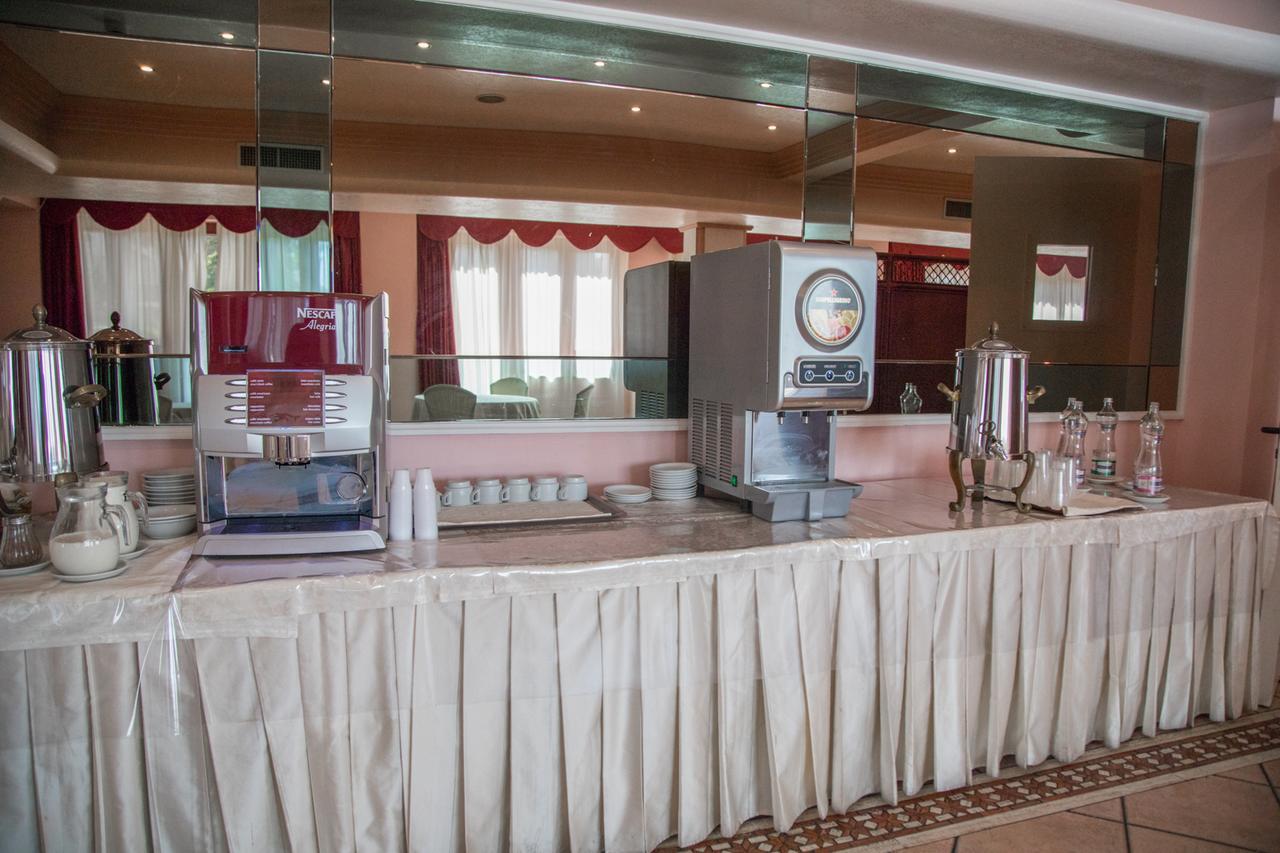 Assinos Palace Hotel Giardini Naxos Ngoại thất bức ảnh