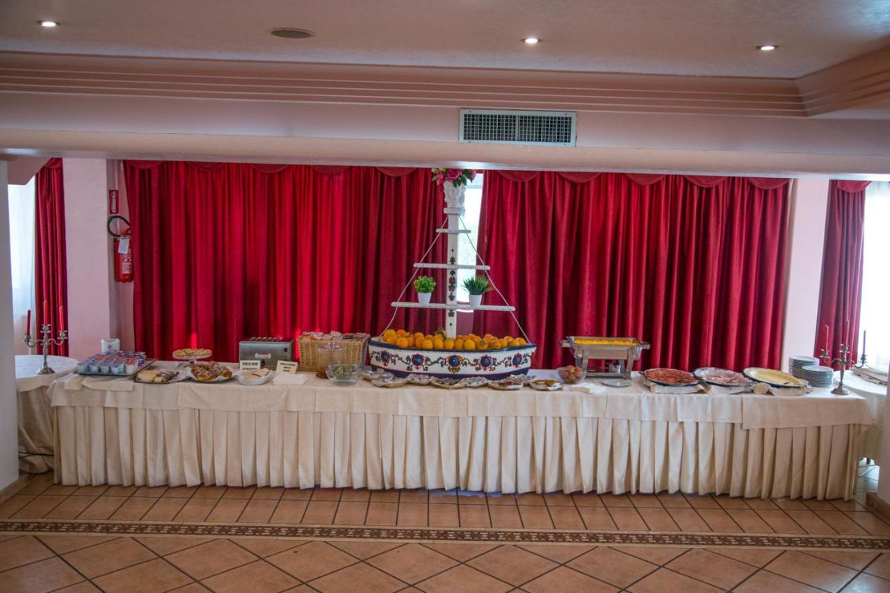 Assinos Palace Hotel Giardini Naxos Ngoại thất bức ảnh