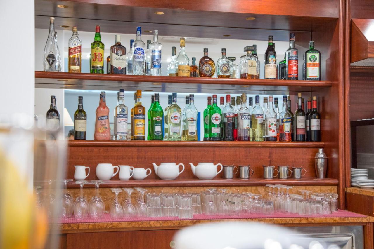 Assinos Palace Hotel Giardini Naxos Ngoại thất bức ảnh