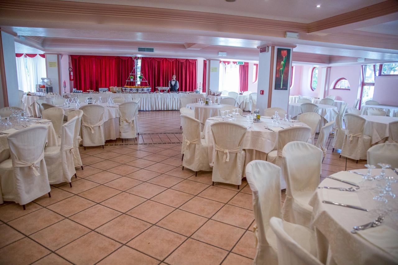 Assinos Palace Hotel Giardini Naxos Ngoại thất bức ảnh