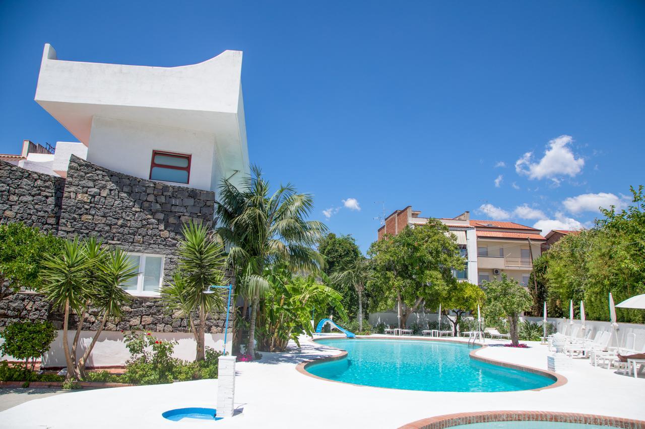 Assinos Palace Hotel Giardini Naxos Ngoại thất bức ảnh
