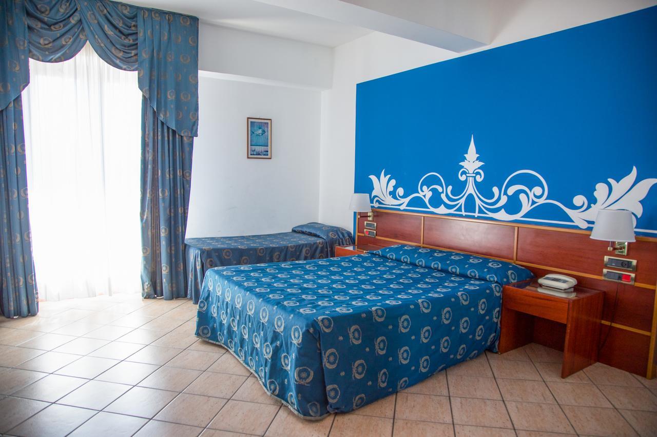 Assinos Palace Hotel Giardini Naxos Ngoại thất bức ảnh